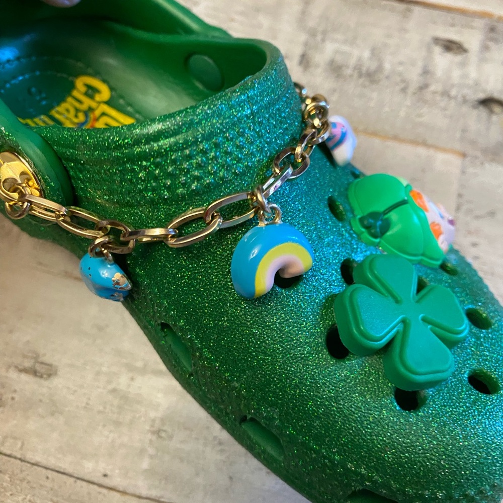 CROCS “Lucky Charms” Kids Unisex Clogs Size 11 Green Glitter Charms Like New - Picture 13 of 15
